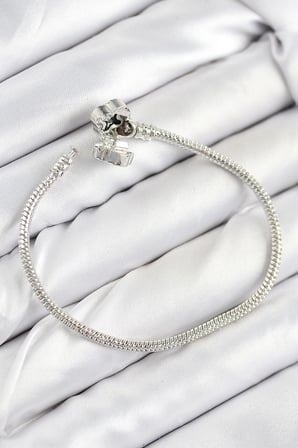 Pirinç Charm Zirkon Taşlı Yonca Model Gümüş Renk Kadın Bileklik