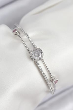 Pirinç Zirkon Taşlı Pırlanta Model Gümüş Renk Kadın Bileklik