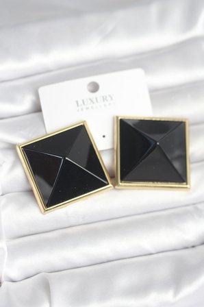 Pirinç Gold Renk Siyah Piramit Model Kadın Küpe