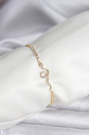 Yılan Model Zirkon Taşlı Gold Renk Pirinç Su Yolu Kadın Bileklik