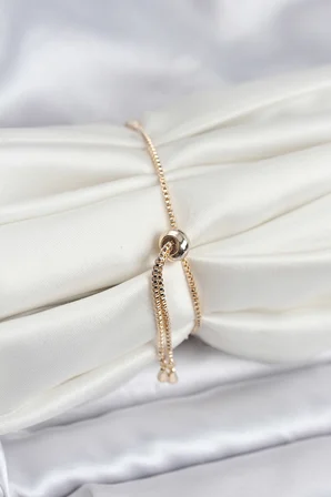Yonca Model Zirkon Taşlı Gold Renk Asansörlü Su Yolu Bileklik