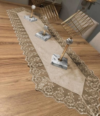 Kadife Dantel Detaylı Krem Runner (140x40cm) Kahve