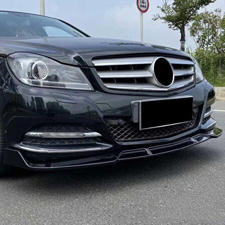 W204 2007-2014 C SERISI IÇIN UYUMLU ÖN LIP BRS  - PIANO BLACK (PARLAK SIYAH) (AMG)