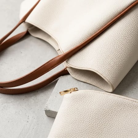 Kadın Kahve Çift Renk Yumuşak Deri Omuz Çantası 30X25 Cm Ekstra Makyaj Çantalı