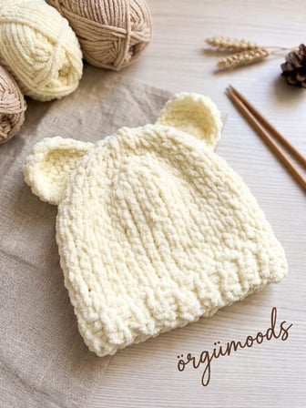 El Örgüsü Peluş Bebek Bere – Ayıcık Kulaklı Krem Rengi Yumuşak Bere