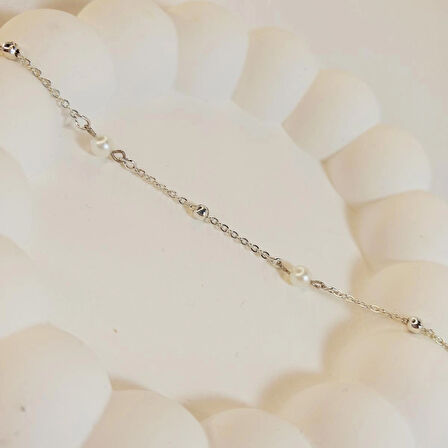 Crystal Atelier İnci Bileklik, İncili Bileklik, Gümüş Kaplama İnci Sıra Bileklik, Barok İnci Bileklik, Kadın İnci Bileklik, Zarif İnci Detay Bileklik, Gümüş Kaplama İnci Modeli Tasarım Bileklik, Zincir Bileklik