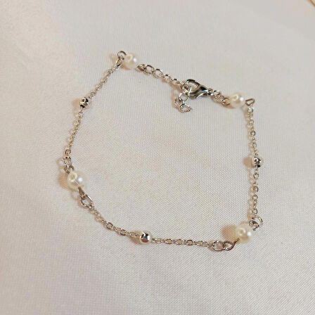 Crystal Atelier İnci Bileklik, İncili Bileklik, Gümüş Kaplama İnci Sıra Bileklik, Barok İnci Bileklik, Kadın İnci Bileklik, Zarif İnci Detay Bileklik, Gümüş Kaplama İnci Modeli Tasarım Bileklik, Zincir Bileklik