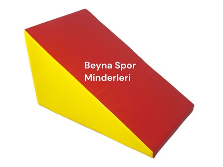 Üçgen Minder 60*60*100 Cm