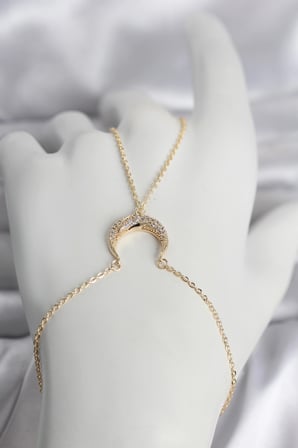 BUĞZ Pirinç Gold Renk Hilal Model Zirkon Taşlı Kadın Şahmeran