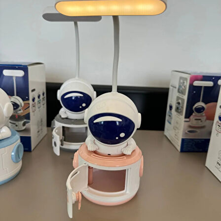 Çok Amaçlı Gri Astronot Kumbara Lambası - Işık, Tasarım ve Fonksiyon Bir Arada!