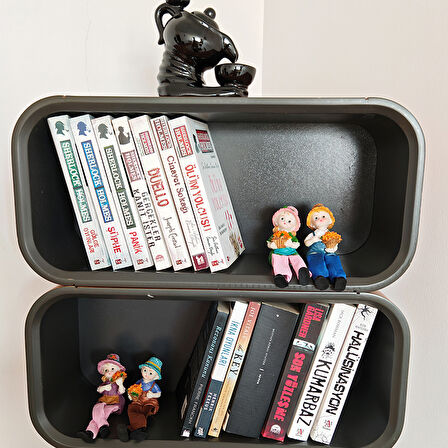 Sallanan Ayaklı Çiçek Sepeti Tutan Çocuk Biblosu