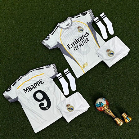 Real Madri’d Mbappe 2025/26 Sezon Çoraplı Futbol Çocuk Forması 3’lü Set