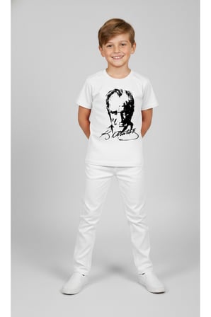 Erkek Çocuk ATATÜRK Baskılı T-Shirt Ve Beyaz Keten Pantolon Takım 23Nisan Ve özel Günler