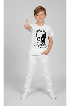 Erkek Çocuk ATATÜRK Baskılı T-Shirt Ve Beyaz Keten Pantolon Takım 23Nisan Ve özel Günler