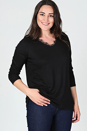 Yaka Dantel Detaylı Uzun Kol Bluz