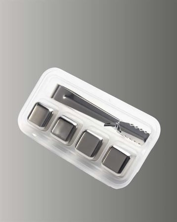 Paslanmaz Çelikten Üretilmiş Metal Buz Küpü Seti ve Buz Klipsi