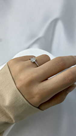 Baget Kesim Zirkon Taşlı Beyaz Altın Yüzük