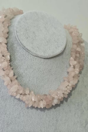 SERTİFİKALI PEMBE KUVARS KIRIKTAŞ  DOĞALTAŞ KOLYE (3 SIRA )