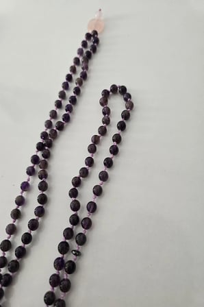 99'LU DÜĞÜMLÜ 6 MM AMETİST, KALP PEMBE KUVARS DOĞALTAŞ TESBİH