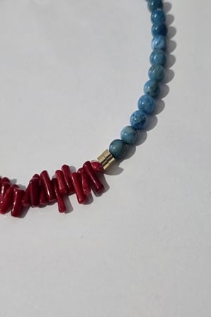 SERTİFİKALI 8 MM  APATİT, KIRMIZI MERCAN DOĞALTAŞ KOLYE