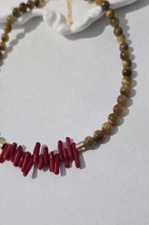 SERTİFİKALI 8 MM SARI KAPLANGÖZÜ, KIRMIZI MERCAN DOĞALTAŞ KOLYE