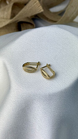 J Model Taşlı Altın Küpe