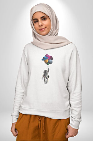 Gezegenler Balon Astronot Yükselişi Kadın Erkek  Beyaz Baskılı Sweatshirt 