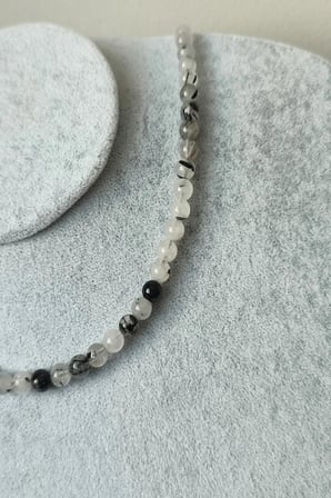 serti̇fi̇kali 6 mm ruti̇l kuvars doğaltaş kolye