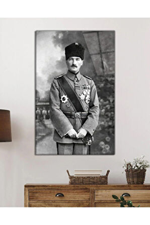 Üniformalı Atatürk Siyah Beyaz Cam Tablo Hediyelik Büyük Tablo Ev Ofis Dekoru