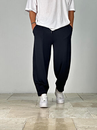 Double Paça Detaylı Siyah Pantolon