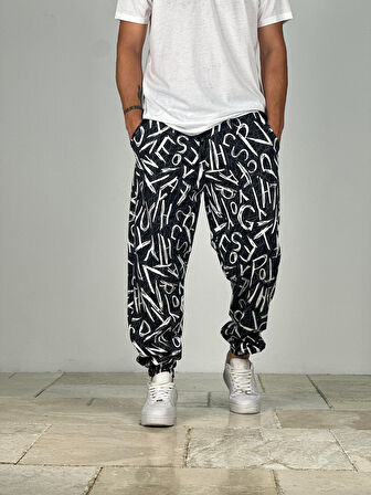 Siyah Beyaz Grafiti Desenli Jogger