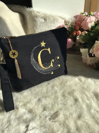 Stardust Yıldızlı Harf Nakışlı Clutch Çanta