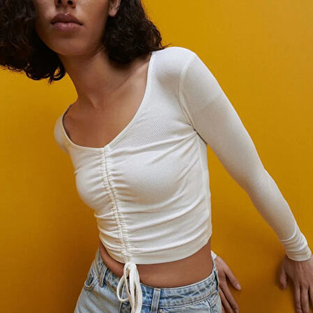 Kadın V-Yaka Önü Büzgülü Uzun Kollu Crop Bluz
