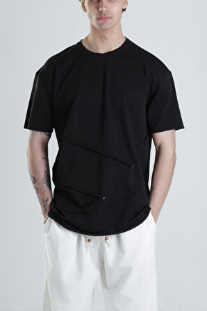 Siyah Halat Detaylı Tasarım T-Shirt