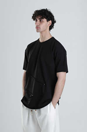 Siyah Halat Detaylı Tasarım T-Shirt