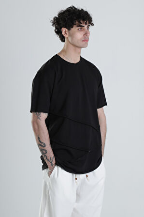 Siyah Halat Detaylı Tasarım T-Shirt