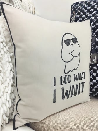 I BOOO Nakışlı Kırlent Kılıfı