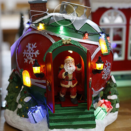 Yılbaşı Süsü Işıklı Müzikli Noel Baba Evi Kırmızı 20 cm