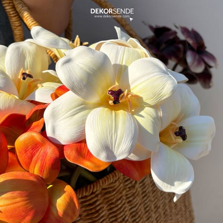 Yapay Lale Dal Açmış Gerçek Dokunuş Beyaz 60 cm