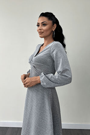 Pırıltılı Krep Kumaş Burgu Detaylı Midi Elbise - GÜMÜŞ