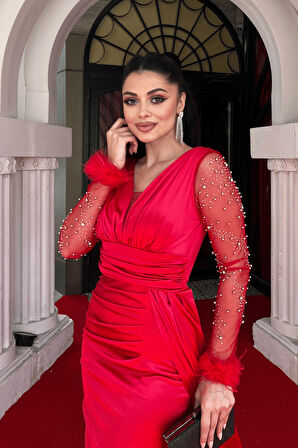 Saten Kumaş Kolları Otrişli Boncuk Detaylı Balık Elbise - KIRMIZI