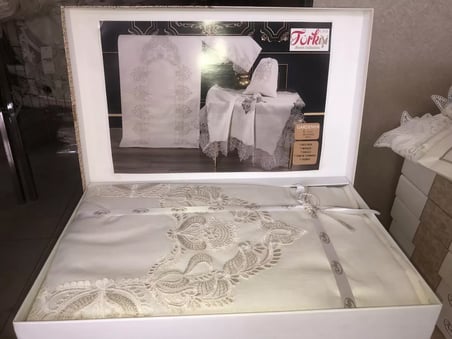 Çeyizlik Nakış İşlemeli Lüks Seccade Hediyelik Şık Model