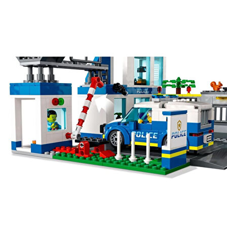 60316 Lego® - Polis Merkezi, 668 Parça, +6 Yaş