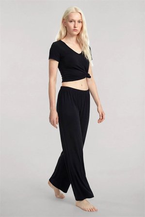 Kadın Siyah Yumuşak Dokulu Akışkan Form Pantolon Rahat Kesim Şık Günlük Tasarım MERY WOMAN