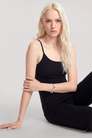 Kadın Siyah Yumuşak Dokulu Minimal İp Askılı Atlet Basic Günlük Şık Üst MERY WOMAN