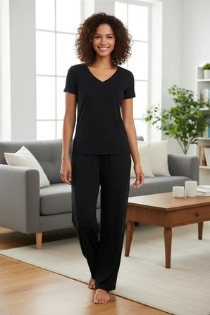 Kadın Siyah Yumuşak Dokulu Minimal V Yaka Üst Basic Günlük Şık Bluz MERY WOMAN