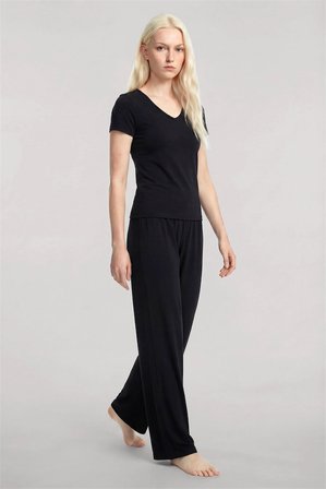 Kadın Siyah Yumuşak Dokulu Minimal V Yaka Üst Basic Günlük Şık Bluz MERY WOMAN