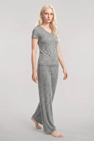 Kadın Gri V Yaka Yumuşak Dokulu Pijama Takımı Rahat Günlük Ev Giyim Seti MERY WOMAN