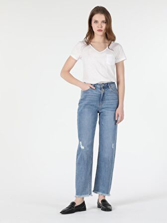 Regular Fit V Yaka Örme Kadın Beyaz Kısa Kol Tişört