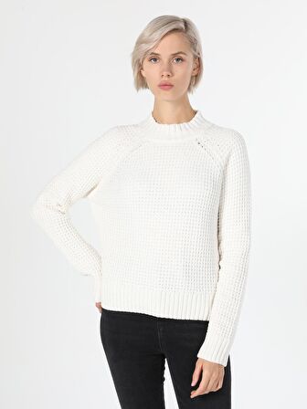Regular Fit Bisiklet Yaka Beyaz Kadın Kazak